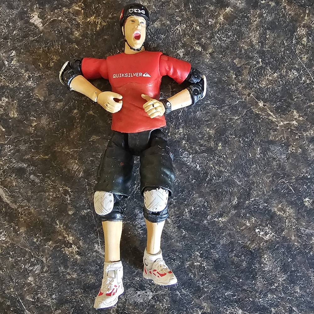 Tony Hawk  Art Asylum  Slam Master Loose  5 Inch Figure  2002 Quiksilver
